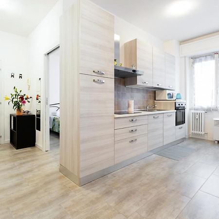 Renovated Flat Subway Yellow Line Милано Екстериор снимка